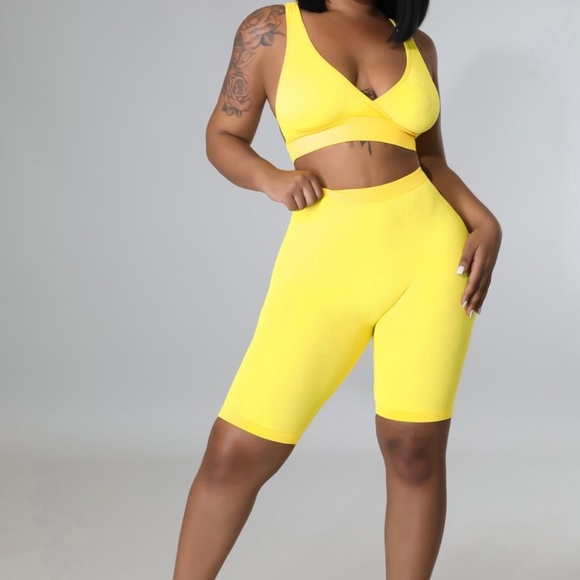 Women’s two piece short set - Picture 4 of 7